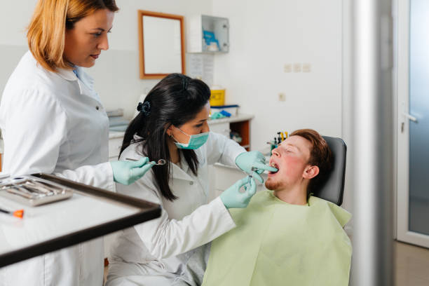 Best Broken or Cracked Tooth Emergency Dentist in Hallettsville, TX